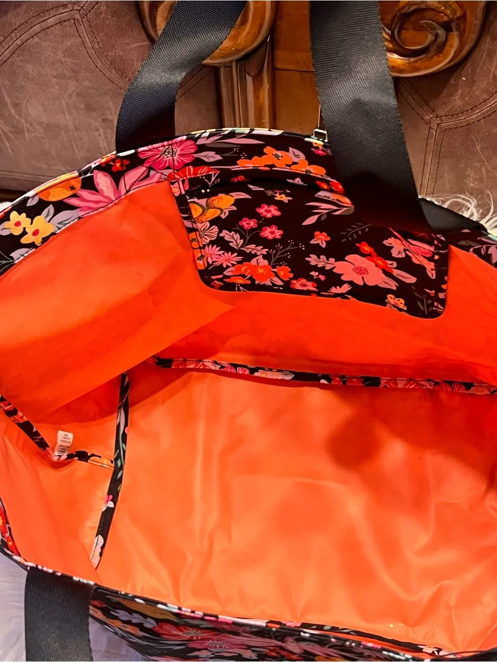 Vera Bradley NWOT  Floral tangerines  with Pink & tangerine Flowers large  tote